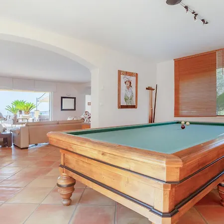 Lovely In With Wifi Holiday home