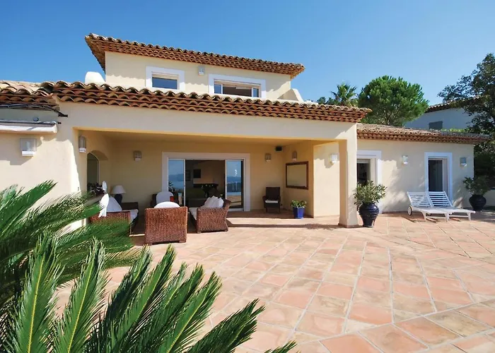 Casa vacanze Lovely In With Wifi